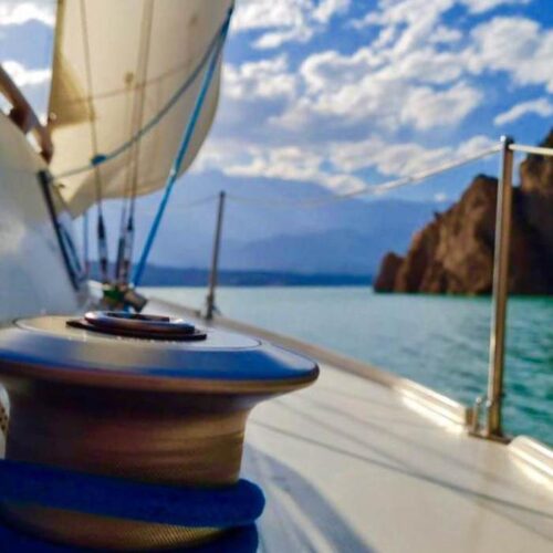 sailingbythelake_slide_01-500x500