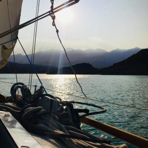sailingbythelake_slide_12-500x500